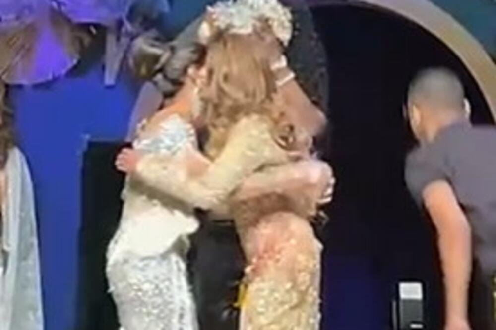 SKANDAL NA IZBORU ZA MIS! Muž misice UPAO na binu i uradio nešto GROZNO pobednici, nastao OPŠTI HAOS (VIDEO)