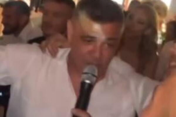 SAVO MILOŠEVIĆ SE LATIO MIKROFONA NA SVADBI LJUBIMCA GROBARA: Legenda pustila glas, svi pali u trans! (VIDEO)