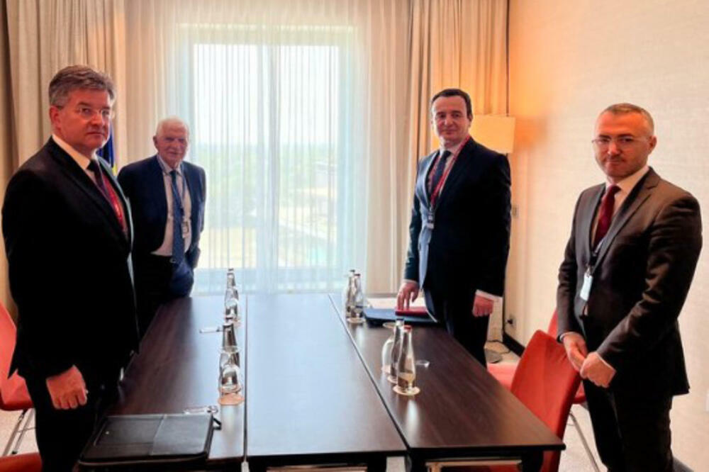 "SITUACIJA JE OPASNA I NEODRŽIVA": Oglasio se Borelj o tenzijama na severu KiM nakon sastanka sa Kurtijem (FOTO)