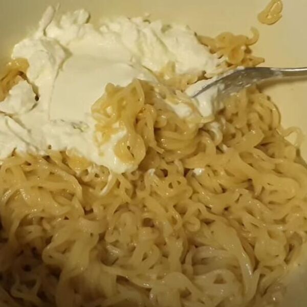 Obrok sa nudlama spreman za samo 15 minuta: Ovaj trik uvek upali, a specijalitet je zagarantovan! (FOTO)