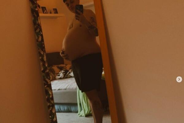 TRUDAN MUĐKARAC NA NASLOVNICI POZNATOG MAGAZINA ŠOKIRAO SVET: A tek da čujete njegovu izjavu, neverovatno (FOTO)