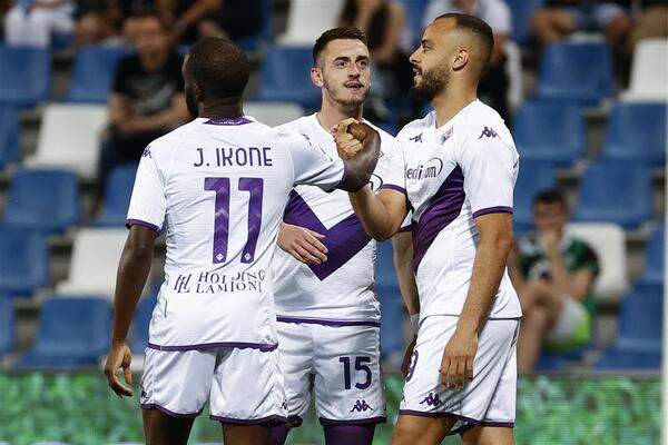 TERZIĆ ASISTENT! Fiorentina slavila na gostovanju pred finale Lige konferencija (FOTO)