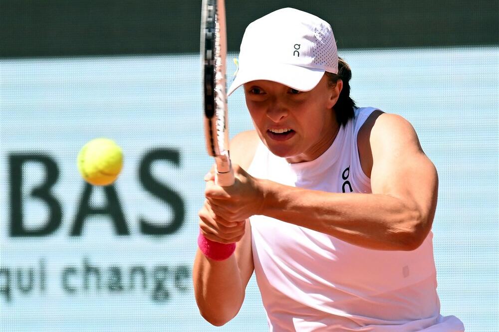 PERFEKTNA PARTIJA: Iga nije dozvolila protivnici ni da se upiše na semafor! (FOTO)