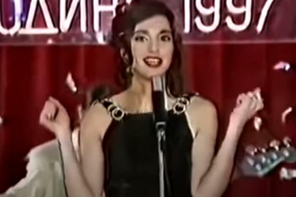 DA LI ZNATE KO JE MAČKA SA SLIKE? Nema MUŠKARCA koji nije bio ZALJUBLJEN u nju, a ona VOLI SAMO JEDNOG ČOVEKA