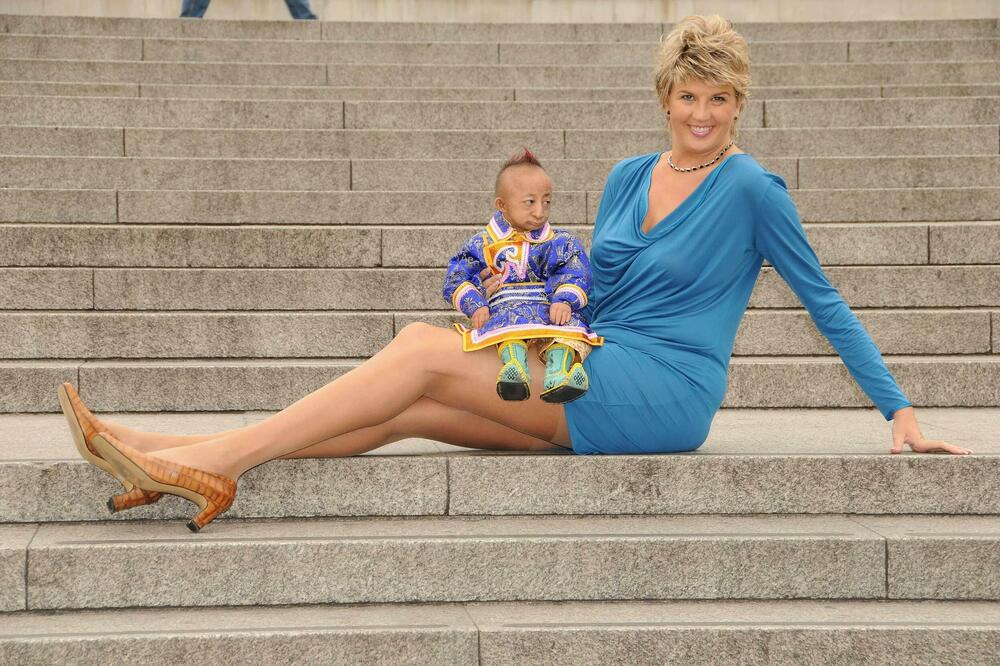 SVETLANA JE BILA GINISOVA REKORDERKA ZBOG DUGIH NOGU: Kad je NAJNIŽI ČOVEK stao do nje nastala je ISTORIJSKA FOTKA!