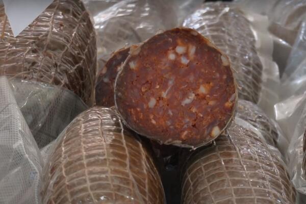 U ZAGRLJAJU KULENA I VINA - 24. Sremska kulenijada održana u šarmatnom Erdeviku na Fruškoj gori