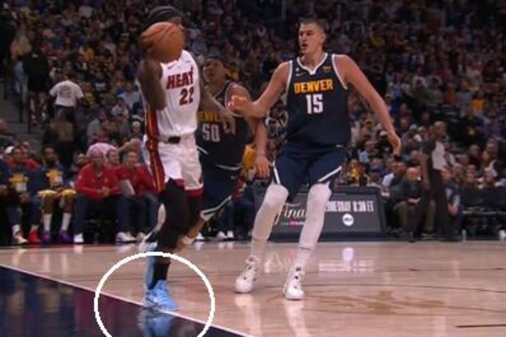 DENVER 2 PUTA BRUTALNO OŠTEĆEN: Kako sudije ovo nisu videle i zašto nije bilo čelindža?! (VIDEO)