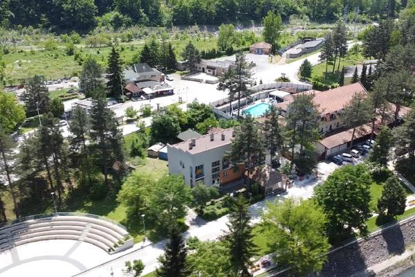 SRPSKA BANJA KAO MENHETN: Cene stanova, vikendica i placeva SKOČILE U NEBESA, sa 10.000 na ovu cifru, strašno