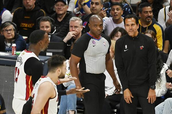 SPOLSTRA POLUDEO ZBOG PITANJA O JOKIĆU: "To je smešno, on je neverovatan igrač!" (VIDEO)