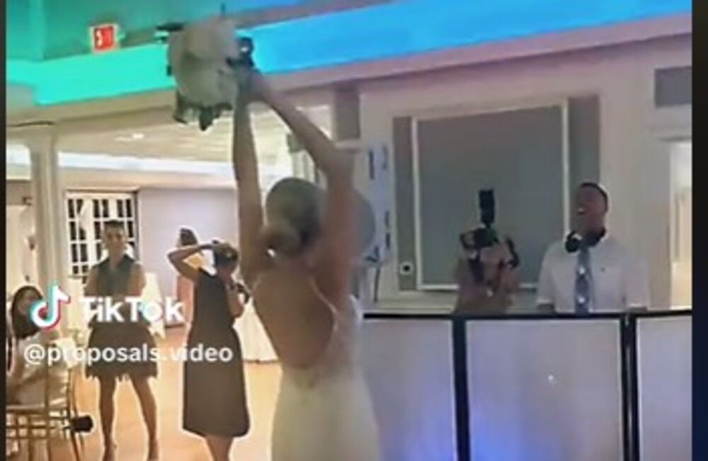 Mlada, Venčanje, Bidermajer