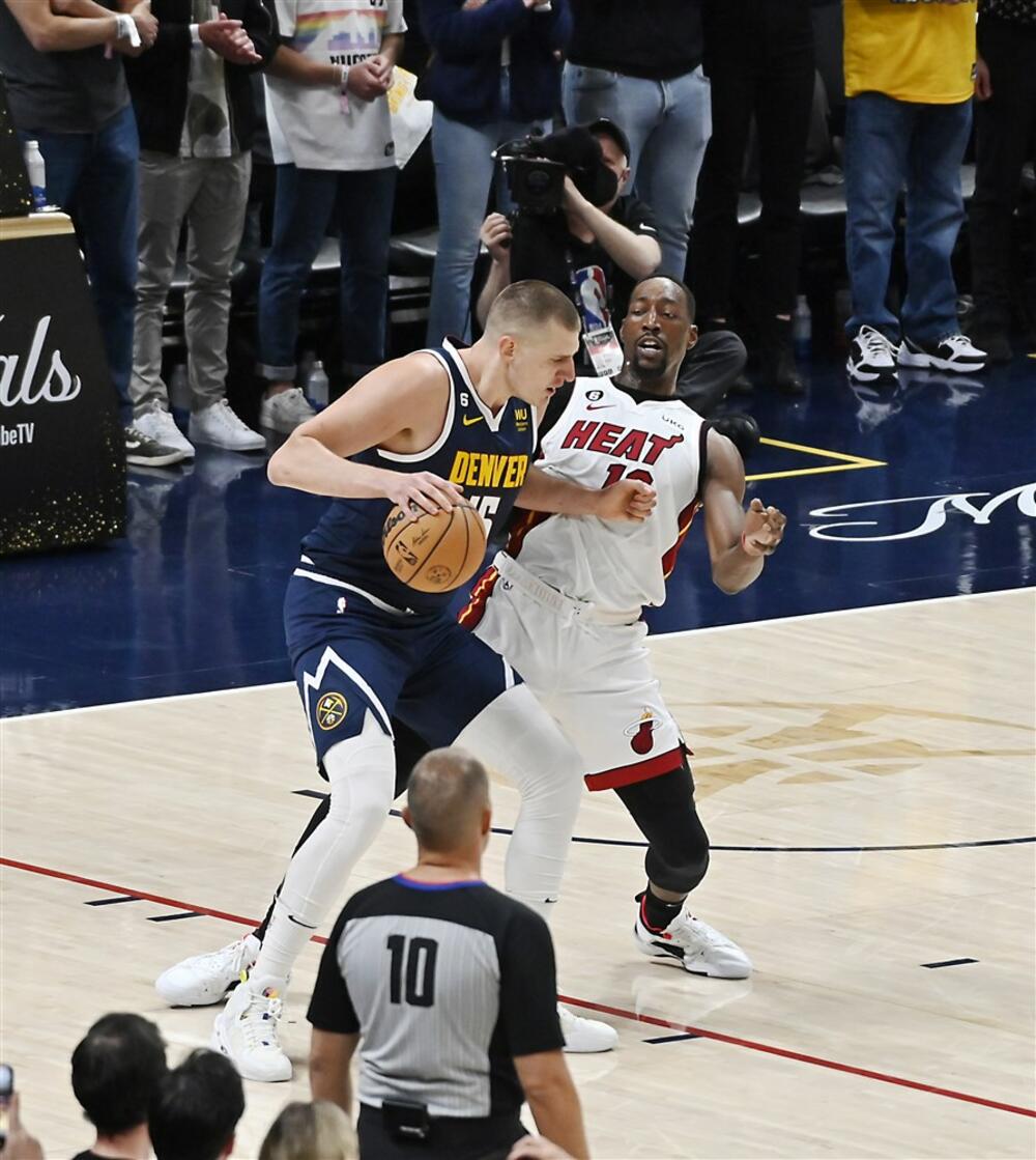 Nikola Jokić na utakmici Denver Nagetsa i Majami Hita