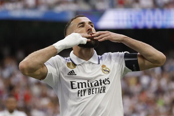 BENZEMA POTPISAO: 200 miliona evra za tri sezone i 'Ćao, Madrid!'