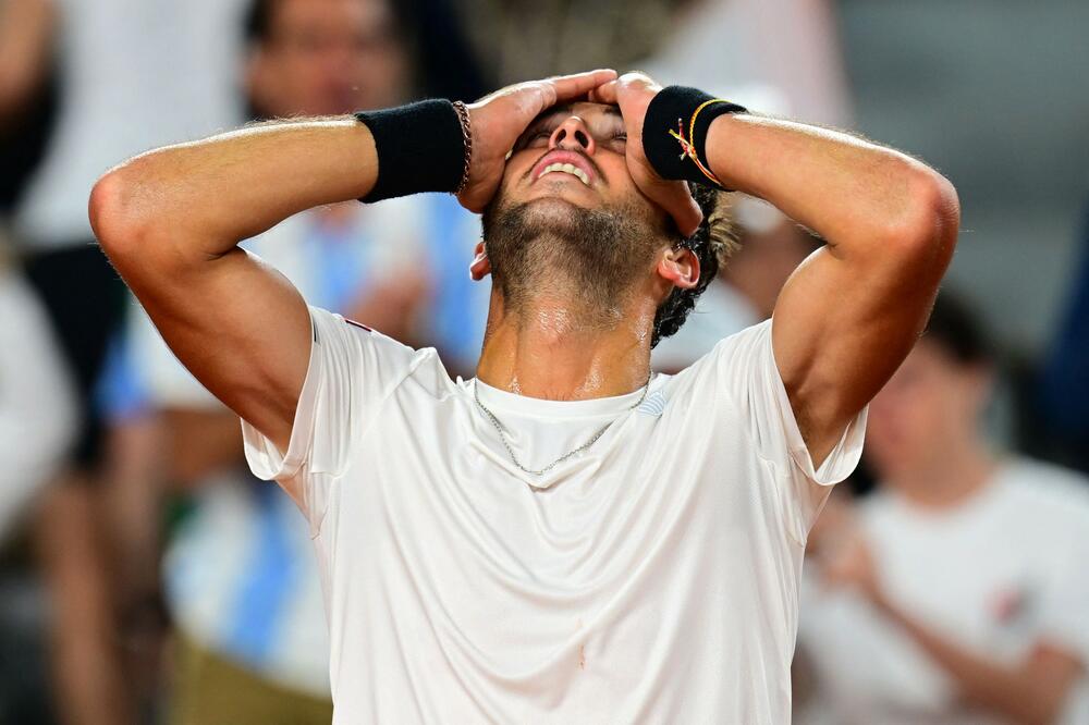 BOLNA PRIČA ĐOKOVIĆEVOG SLEDEĆEG RIVALA: Pritvoren pa DEPORTOVAN kao Novak, a onda mu je sestra (32) preminula...