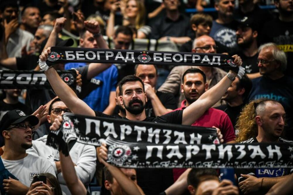 Košarkaši Partizana i ovog puta imaju ogromnu podršku vernih navijača
