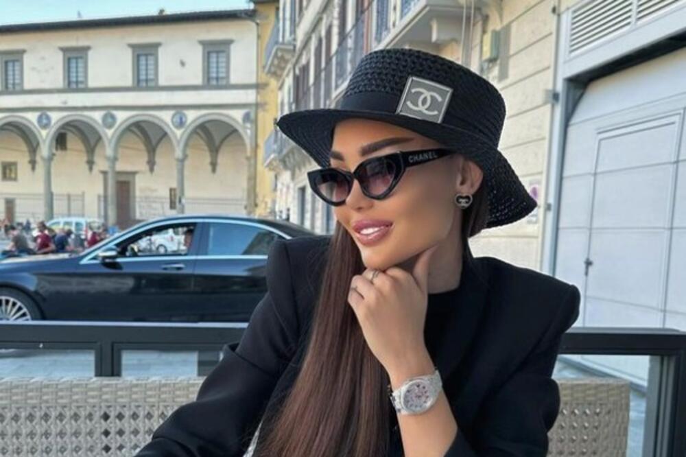 OVO JE MISTERIOZNI MUŽ ANE KORAĆ! Napucan i visok, spreman da joj SVE DA: Pored BIZNISMENA živi kao KRALJICA (FOTO)