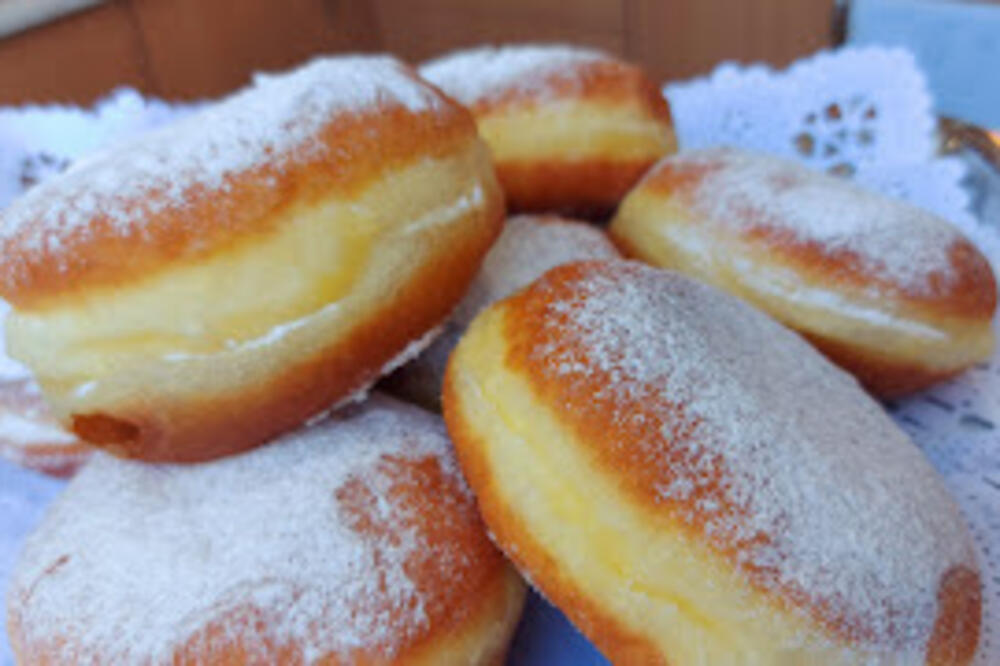 Evo kako da krofne ne budu masne: Ukoliko znate ove trikove biće mekane baš kao bakine, uživaćete u svakom zalogaju