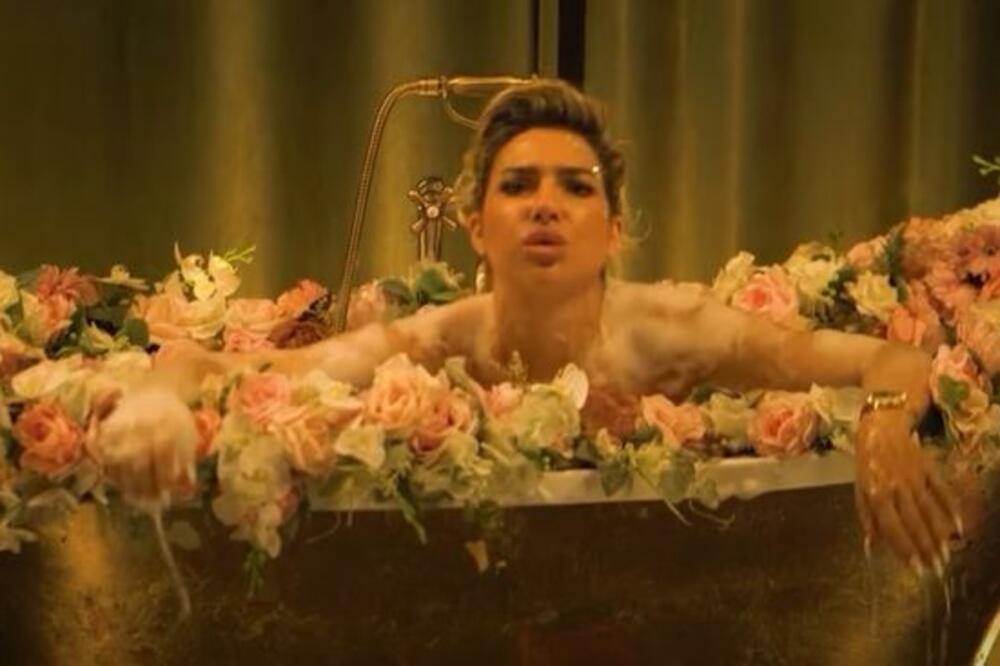 JOVANA JEREMIĆ SE GOLIŠAVA PIPKA PO TELU, NACIJA OSTALA FRAPIRANA: 18+ VIDEO dostupan SVIMA, oglasili se LJUDI