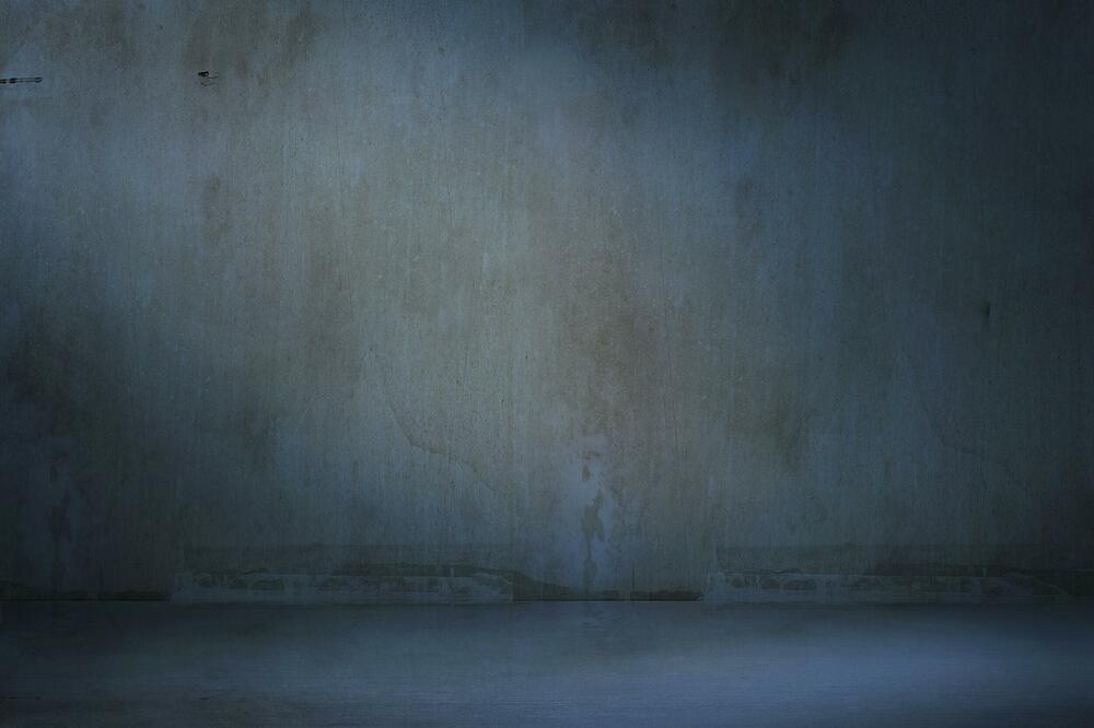 REŠITE SE BUĐI ZA 10 MINUTA: Naprskajte OVO na mesta gde se pojavila i ZIDOVI ĆE IZGLEDATI kao sveže okrečeni