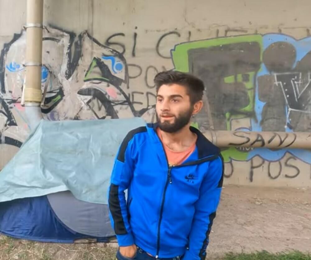 Marija je zamolila sve koji znaju gde je ovaj mladić da joj se jave. A osim krova nad glavom, želi da mu spremi i jedan poklon