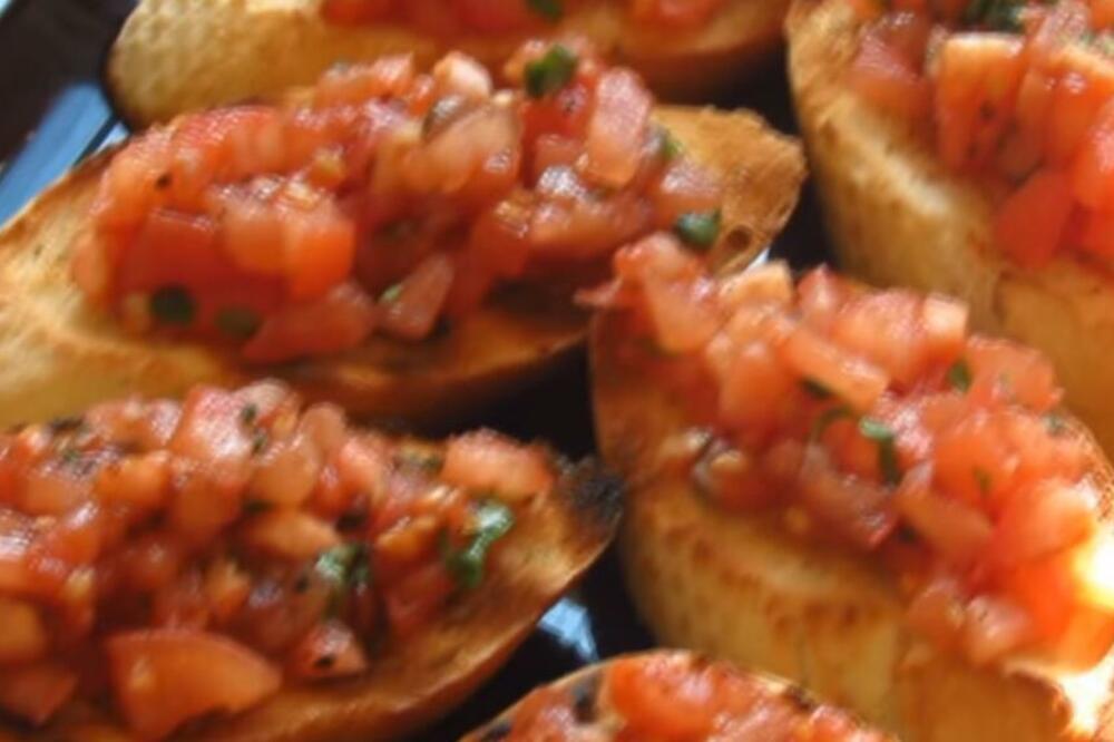 AKO IMATE NEPREDVIĐENE GOSTE OVO JELO JE BOMBONA: Savršeno HRSKAVI italijanski BRUSKETI, po ORIGINALNOM RECEPTU