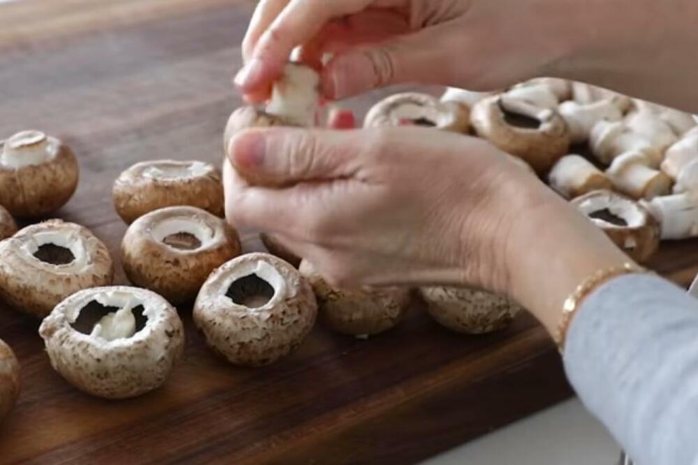 DOMAĆICE ČESTO SPREMAJU PEČURKE, A NISU ZNALE DA PRAVE ISTU GREŠKU SVAKI PUT: Zbog toga što radite JELO IZGUBI UKUS