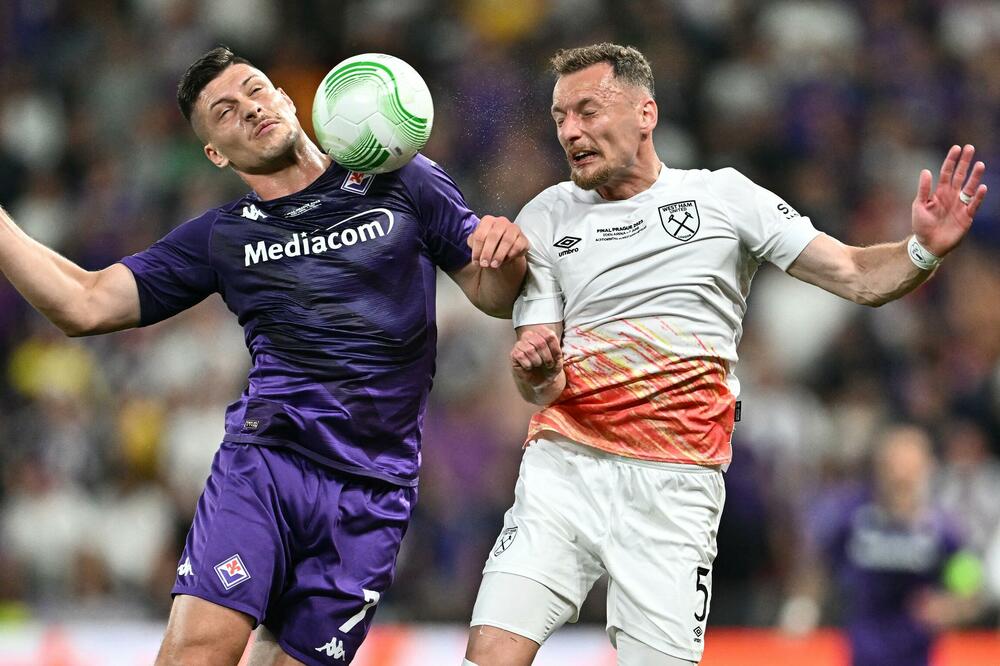 KRVAVA GLAVA I JOVIĆEV OFSAJD! Dve nesreće za Fiorentinu u prvom poluvremenu! (VIDEO)