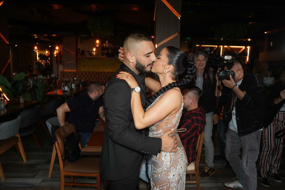 Katarina mu je podrška