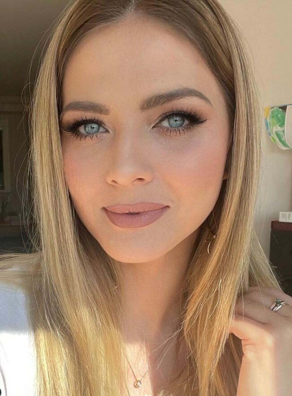 Prelepa glumica Nina Janković