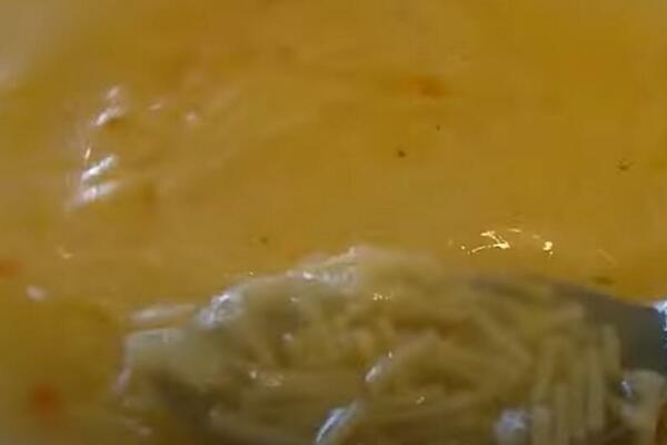 EVO ŠTA UNOSTITE U SEBE KADA JEDETE SUPU IZ KESICE: Ovo niste NI SANJALI, prevrnuće vam se ŽELUDAC