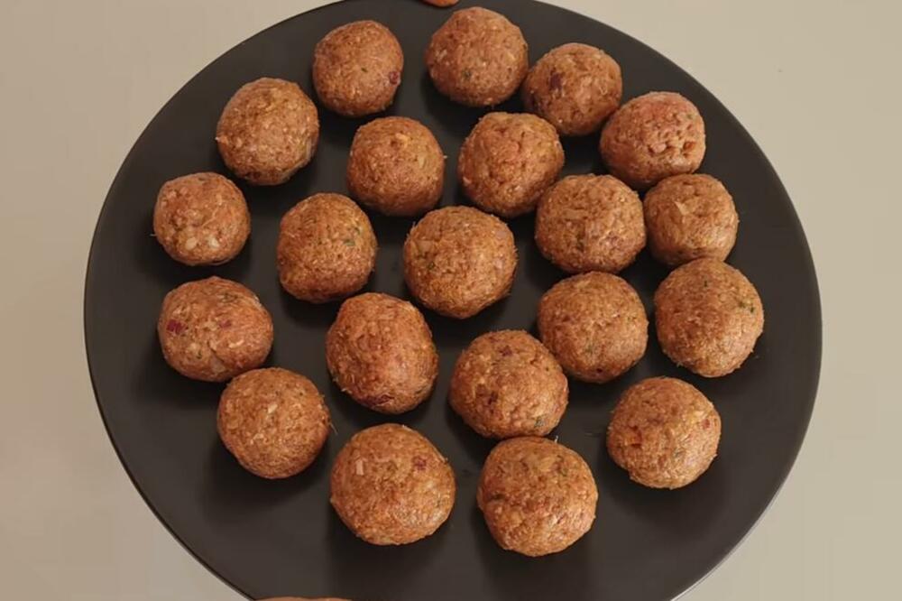 PROFESIONALNI KUVAR OTKRIO TAJNU ZA MEKE I SOČNE ĆUFTE: Dodajte 1 SASTOJAK i uživajte u SENZACIJI ukusa