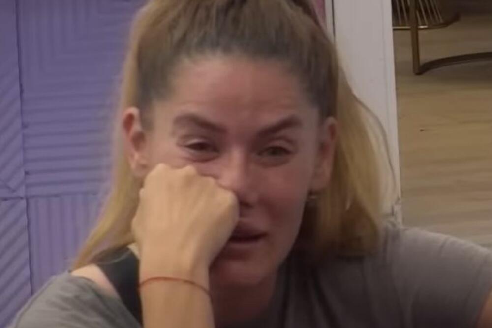 ANA NE MOŽE DA VERUJE ŠTA JOJ JE ROĐENA KUMA URADILA: Drugoplasiranoj NIŠTA JASNO NIJE