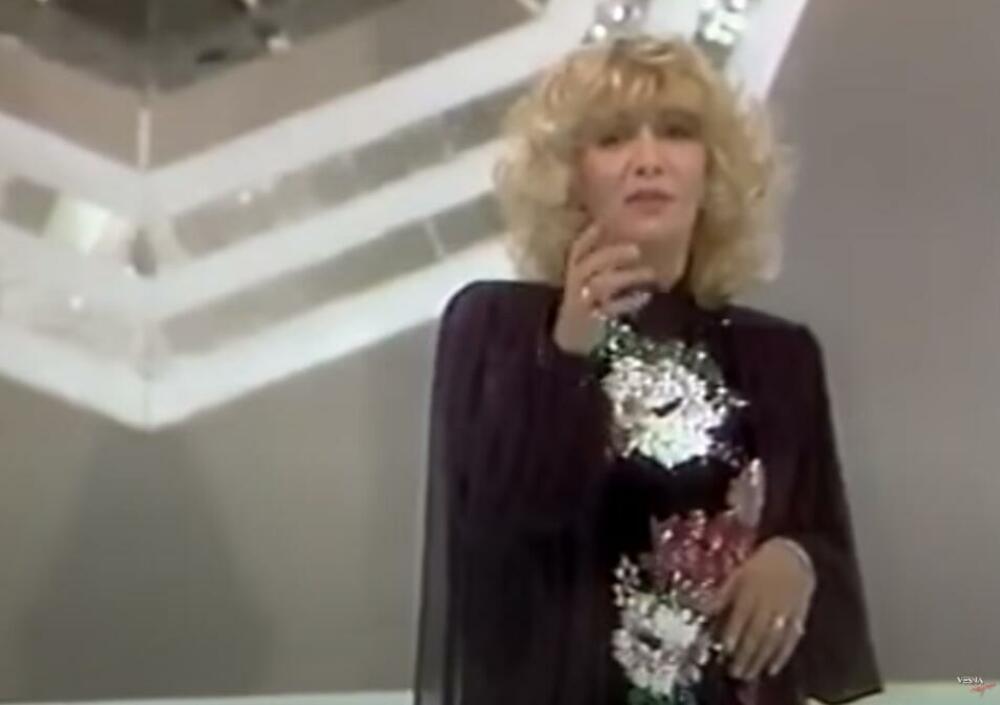 Nada je priznala da joj je tu tuniku poklonila Vesna