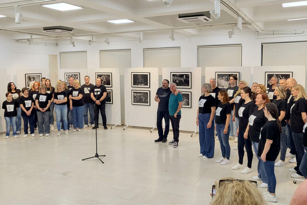 Sejo Sekson otvorio izložbu fotografija u Podgorici, večeras Zabranjeno pušenje na Festivalu kulture Zabjelo