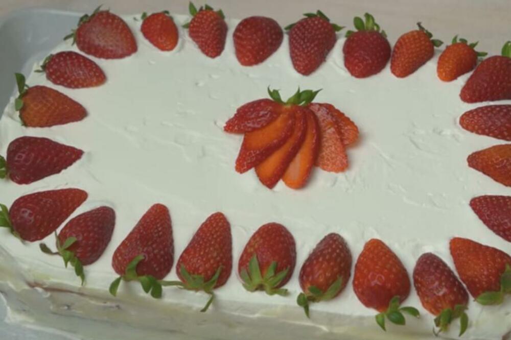 BRZINSKA TORTA OD JAGODA ZA SVE PRILIKE: Ukus kao IZ RESTORANA, a ne može JEFTINIJE (RECEPT)