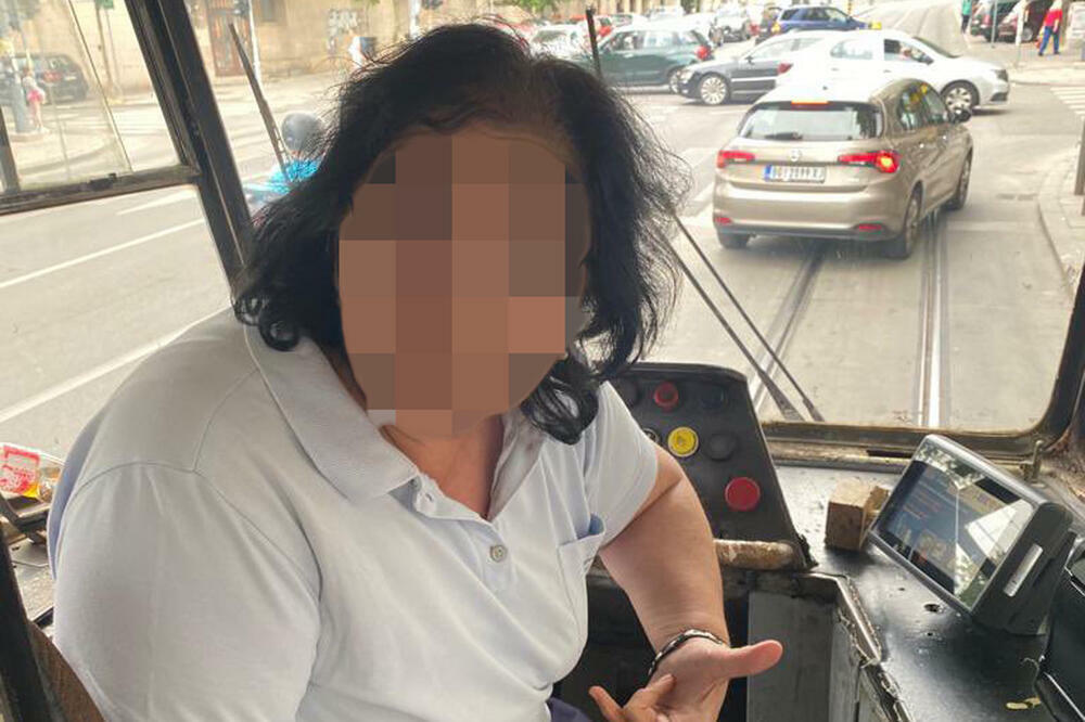 "IZBACILA NAS SA BOLESNIM DETETOM KAO KRIMINALCE": Beograđanin doživeo NEPRIJATNOST u tramvaju, razlog je BIZARAN