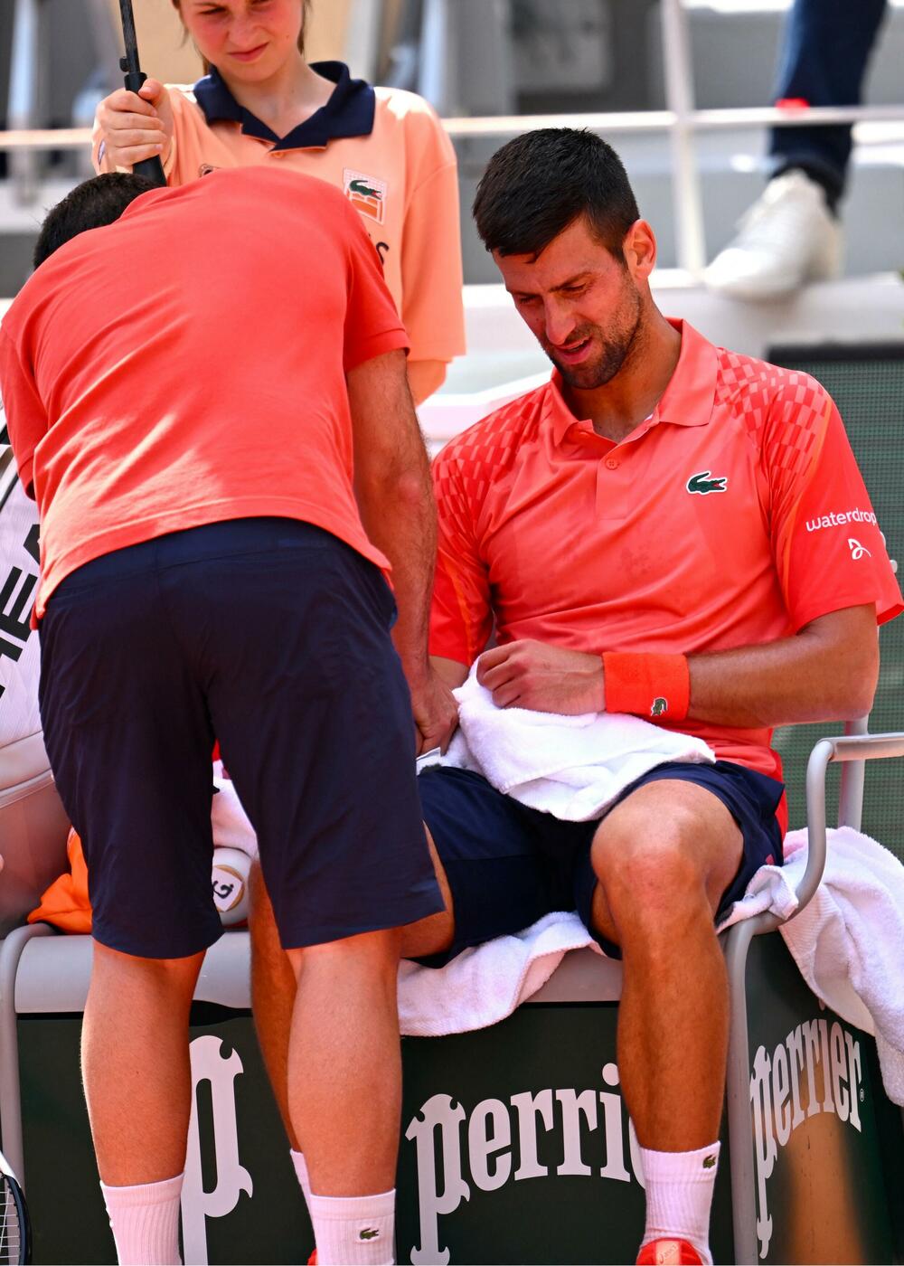 Ukazivanje pomoći Novaku Đokoviću