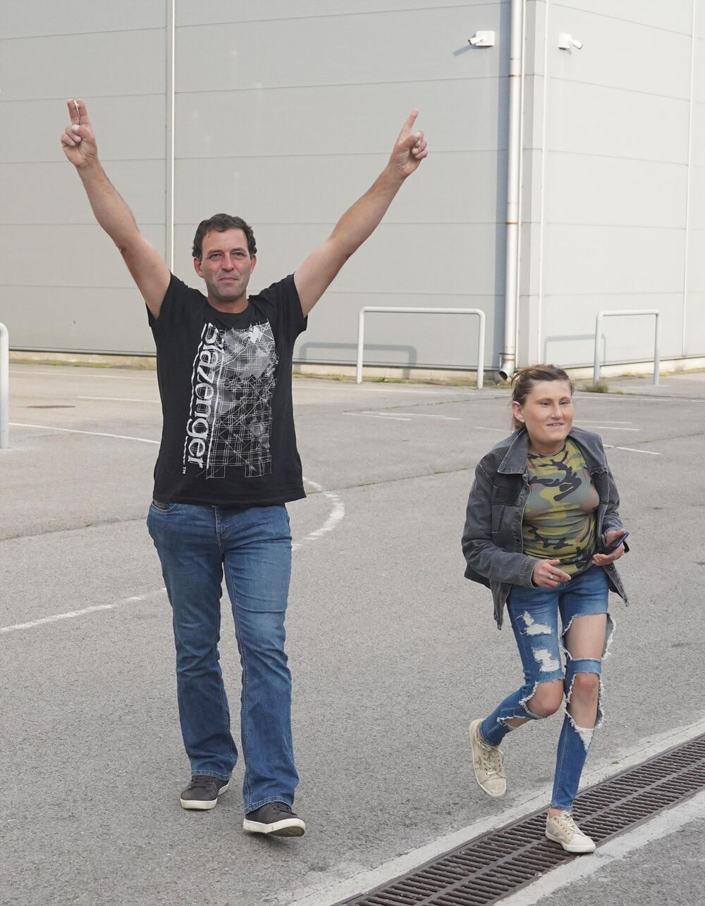 DIVNA I MARKO DOBILI ĆERKU PRE 6 MESECI I NE ZNAJU GDE JE! Izgubili kompas, a deca plaćaju cenu - KO JE KRIV?