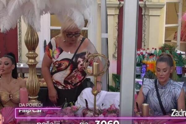 NIJE MOGLA DA VERUJE DA JE I ON TU! Ana ugledala NAJBITNIJU OSOBU u ŽIVOTU, pa mu poslala EMOTIVNU PORUKU