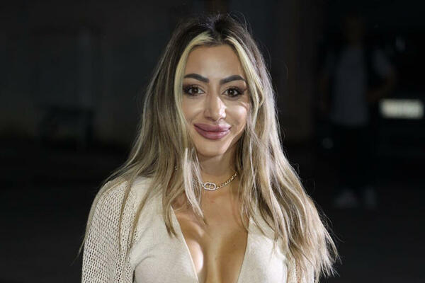 DA LI JE REALNO DA JE OVAKO DOBRA? Kažu da ima JAKU ZADNJICU: Nije ni čudo što su u Šimanovcima gledali SAMO U NJU