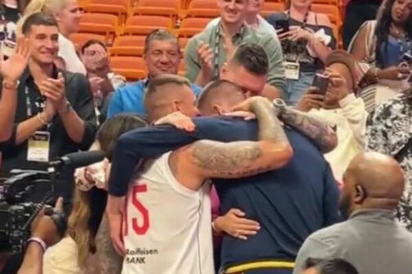 DIRLJIVA SCENA: Jokić u zagrljaju braće i supruge, dok mu SLAVNI SRBIN aplaudira! (VIDEO)