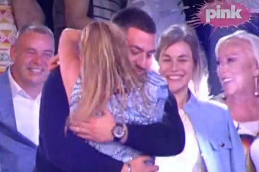 PRVI SUSRET ĆURČIĆEVE SA SINOM NAKON ZADRUGE OSTAĆE UPAMĆEN: Luka je pravi ŠMEKER, svaka devojka bi PALA na njega