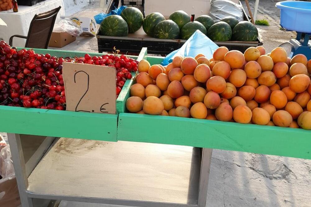 CENE U GRČKOJ NIKAD NIŽE: Ovo voće i povrće možete da nađete samo za EVRO, a gledajte tek ostalo! (FOTO)