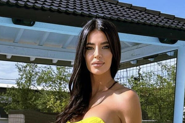 GRUDI SAMO ŠTO NE ISPADNU: Najpoznatija žena SRPSKOG fudbalera GORI od PROVOKACIJE