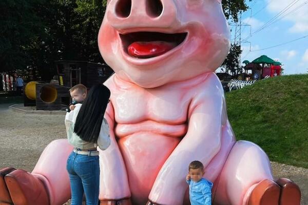 MAMA TVRDI DA NJEN SIN (2) SAM UČI KINESKI JEZIK I ISPRAVLJA LJUDE U GOVORU: Druge žene je odmah NAPALE na mrežama