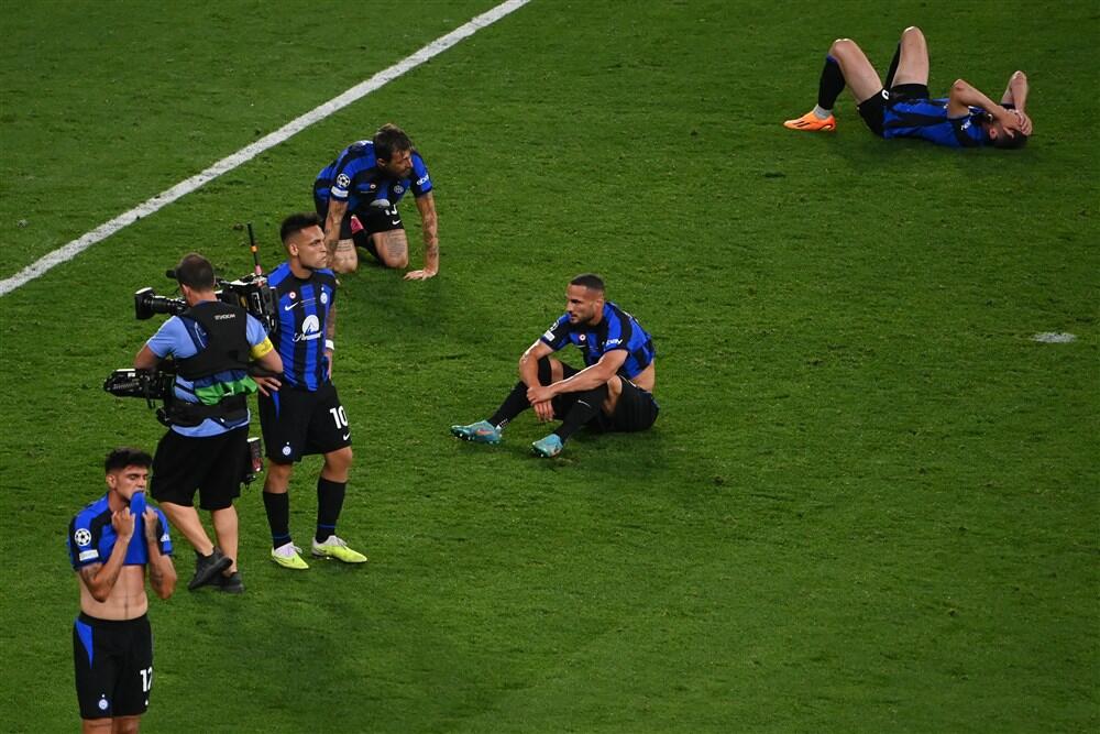 Razočarani fudbaleri Intea posle poraza u finalu Lige šampiona