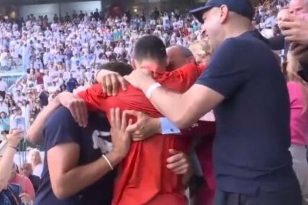 ČISTA EMOCIJA! Đoković plakao, dugo grlio ćerkicu Taru - trenuci za SVA VREMENA! (VIDEO)