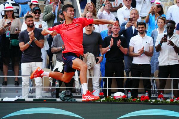 "KOSOVO JE SRCE SRBIJE": Ponovo se zaorilo Parizom, Novakova reakcija je sve rekla