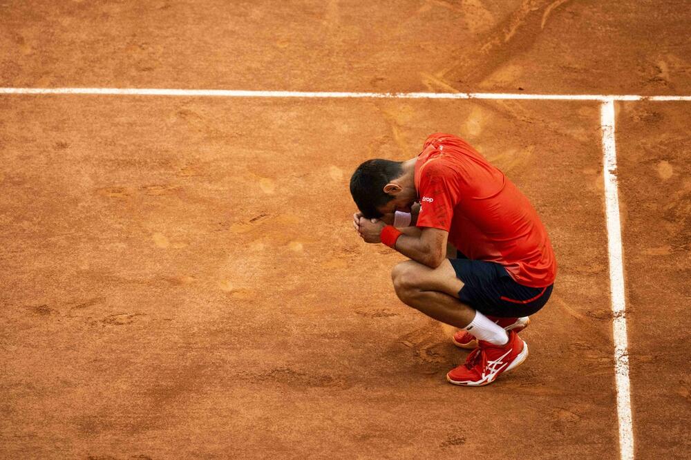 LJUDSKA GROMADA: Đoković pokazao NEVEROVATNU skromnost, ovo može samo Novak!