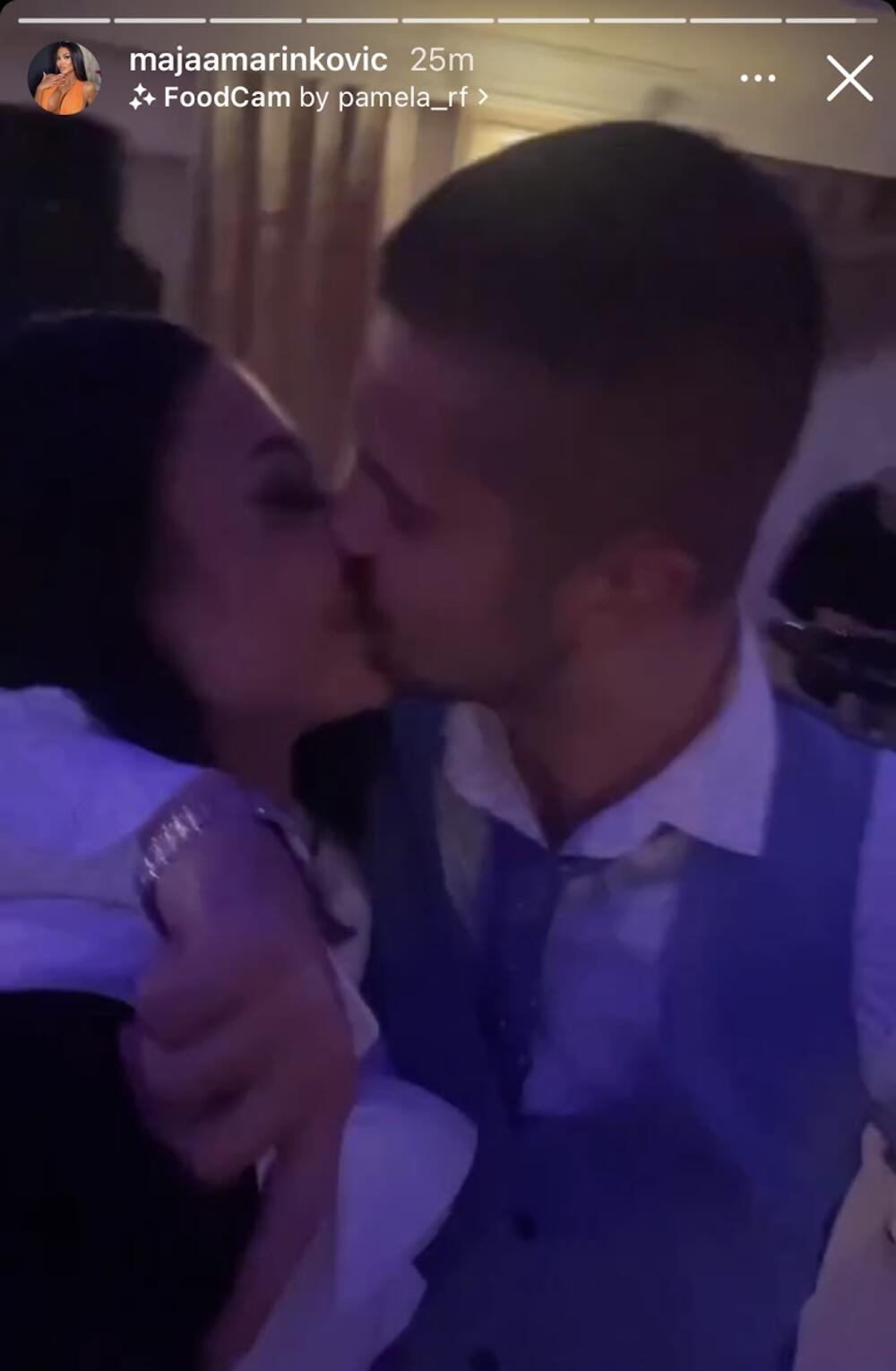 Pojubac Maje i Bilala