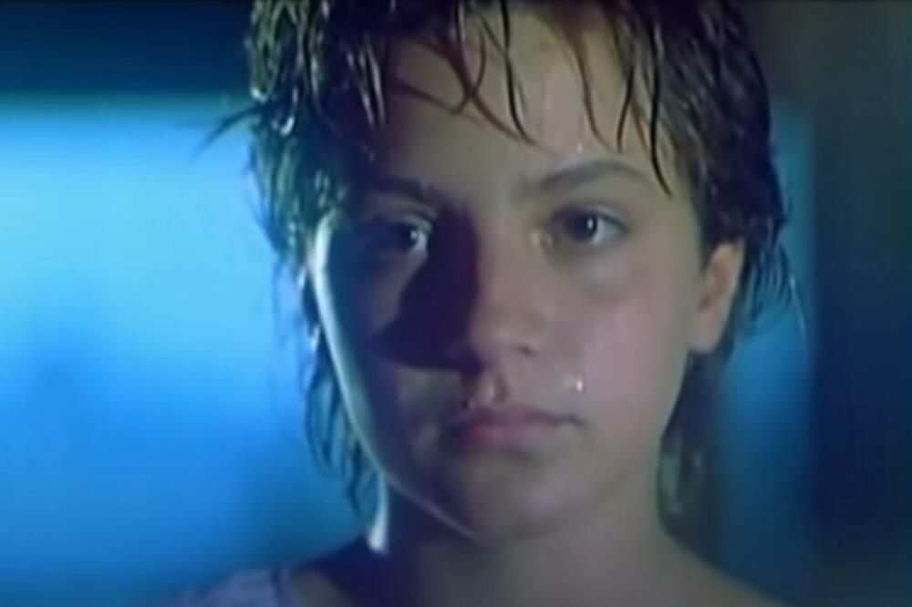 ZA TRI ŽIVOTA NEĆETE POGODITI KO JE DEVOJČICA SA SLIKE: Cela JUGA bila ZALJUBLJENA u nju, sada je LEPŠA nego ikada